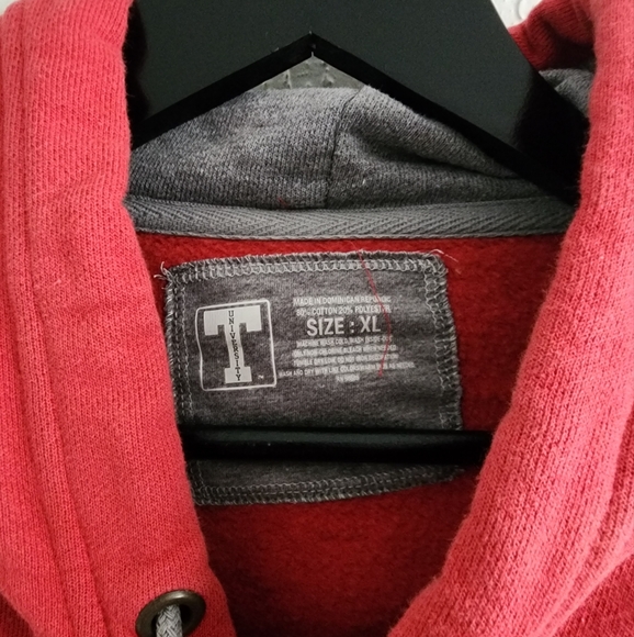 University of Texas Tech Red Raiders Hoodie - Picture 3 of 9